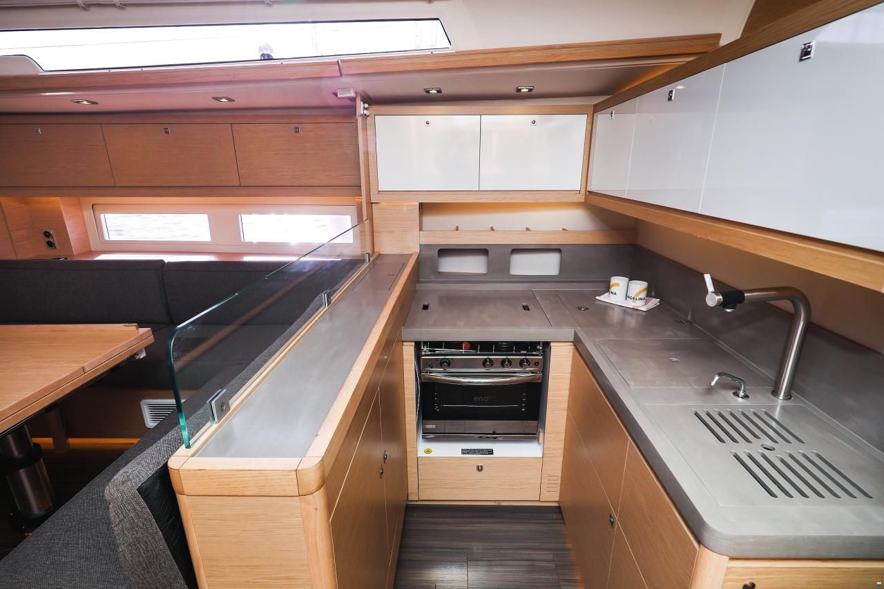 Dufour 530