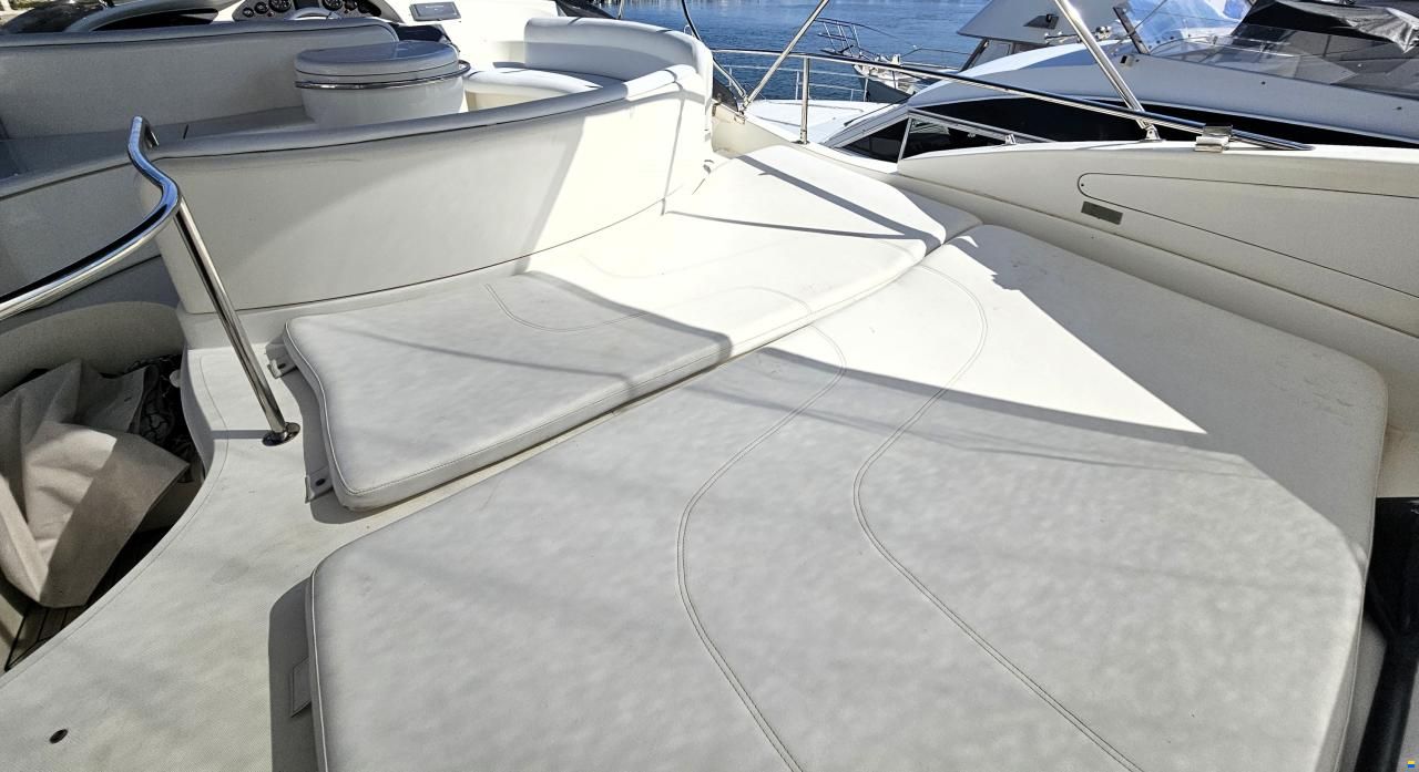 Azimut 46 Fly