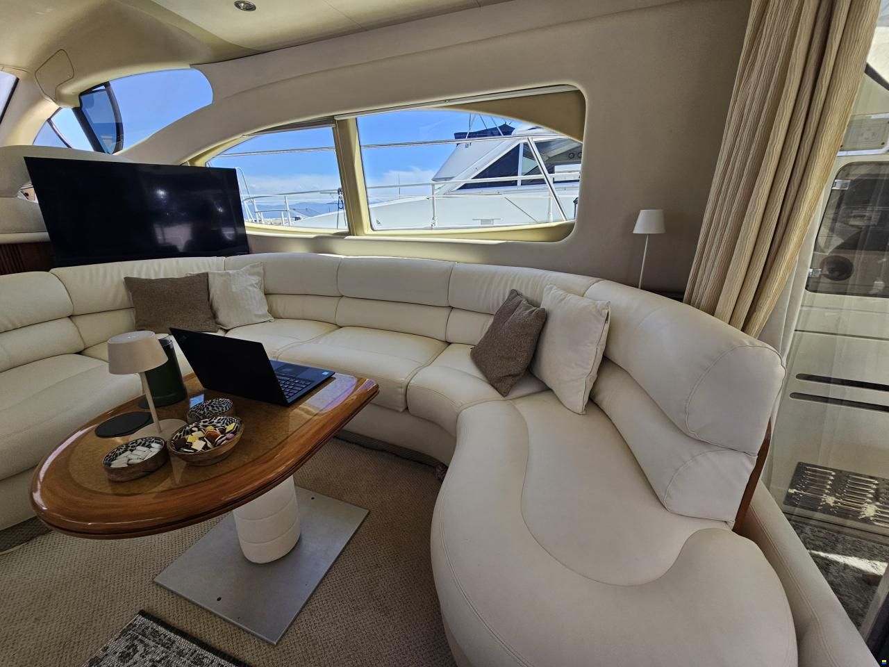 Azimut 46 Fly