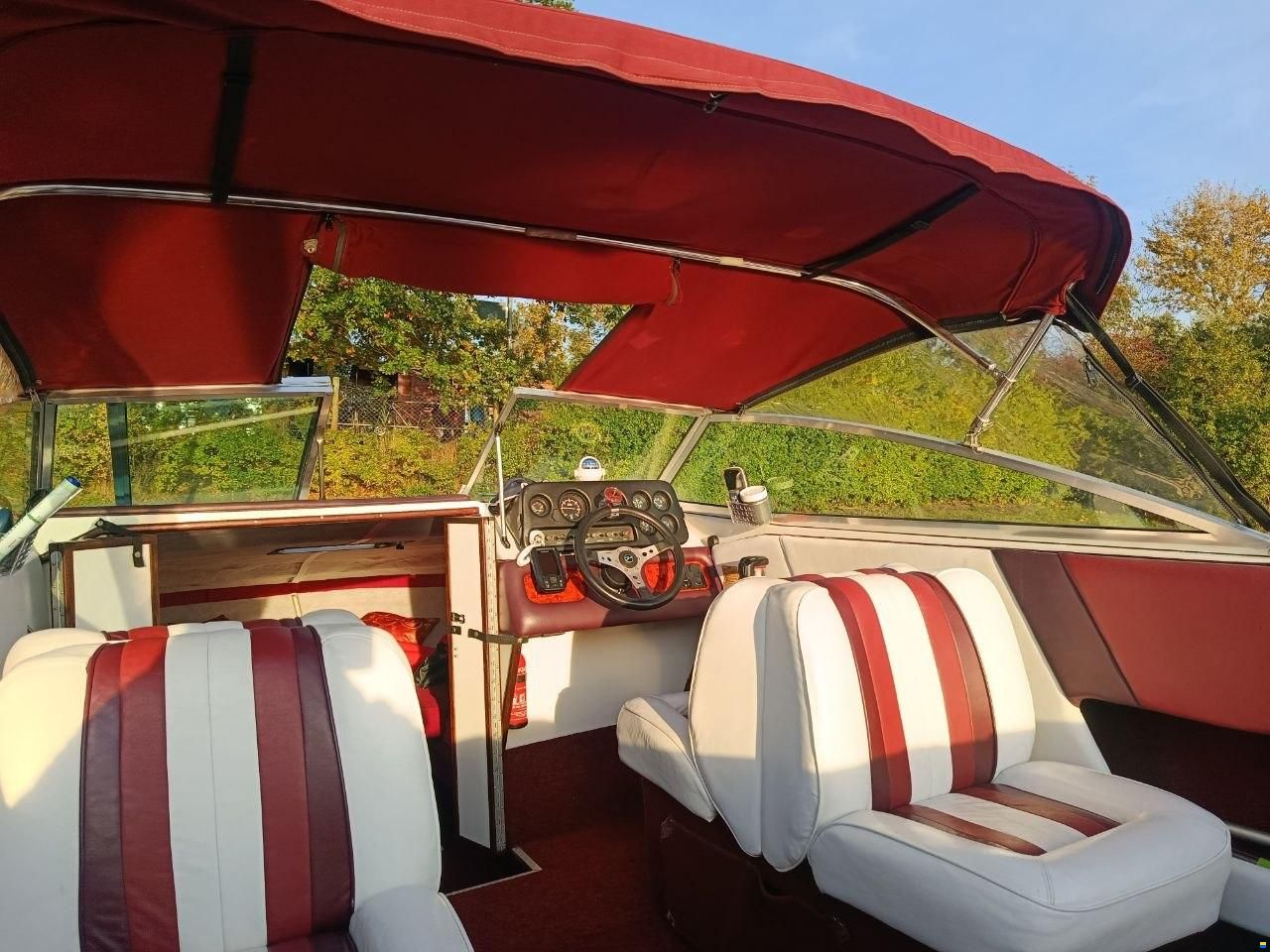 Sea Ray 200