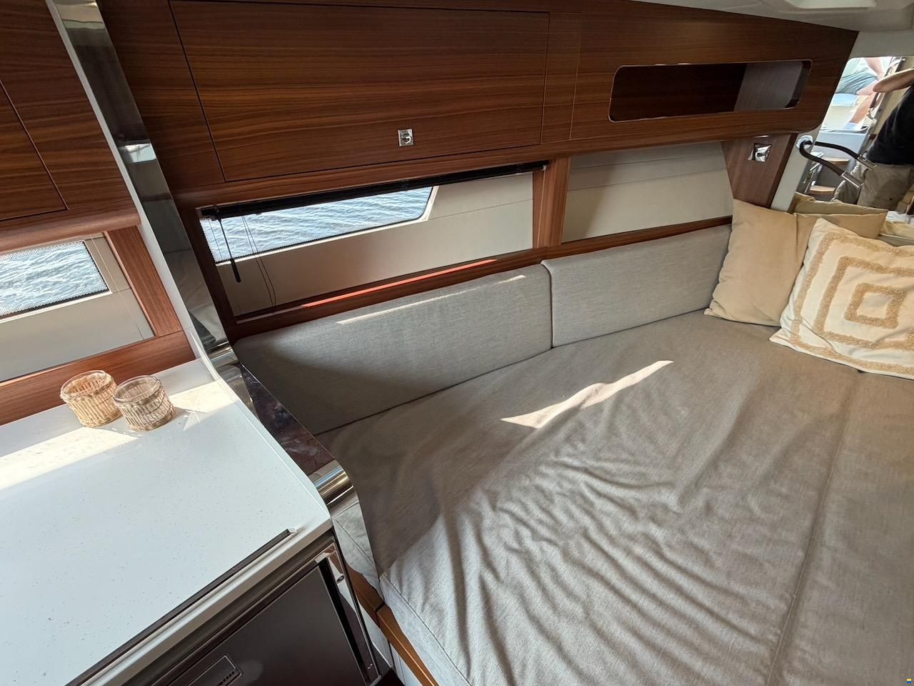 Windy Shamal 37