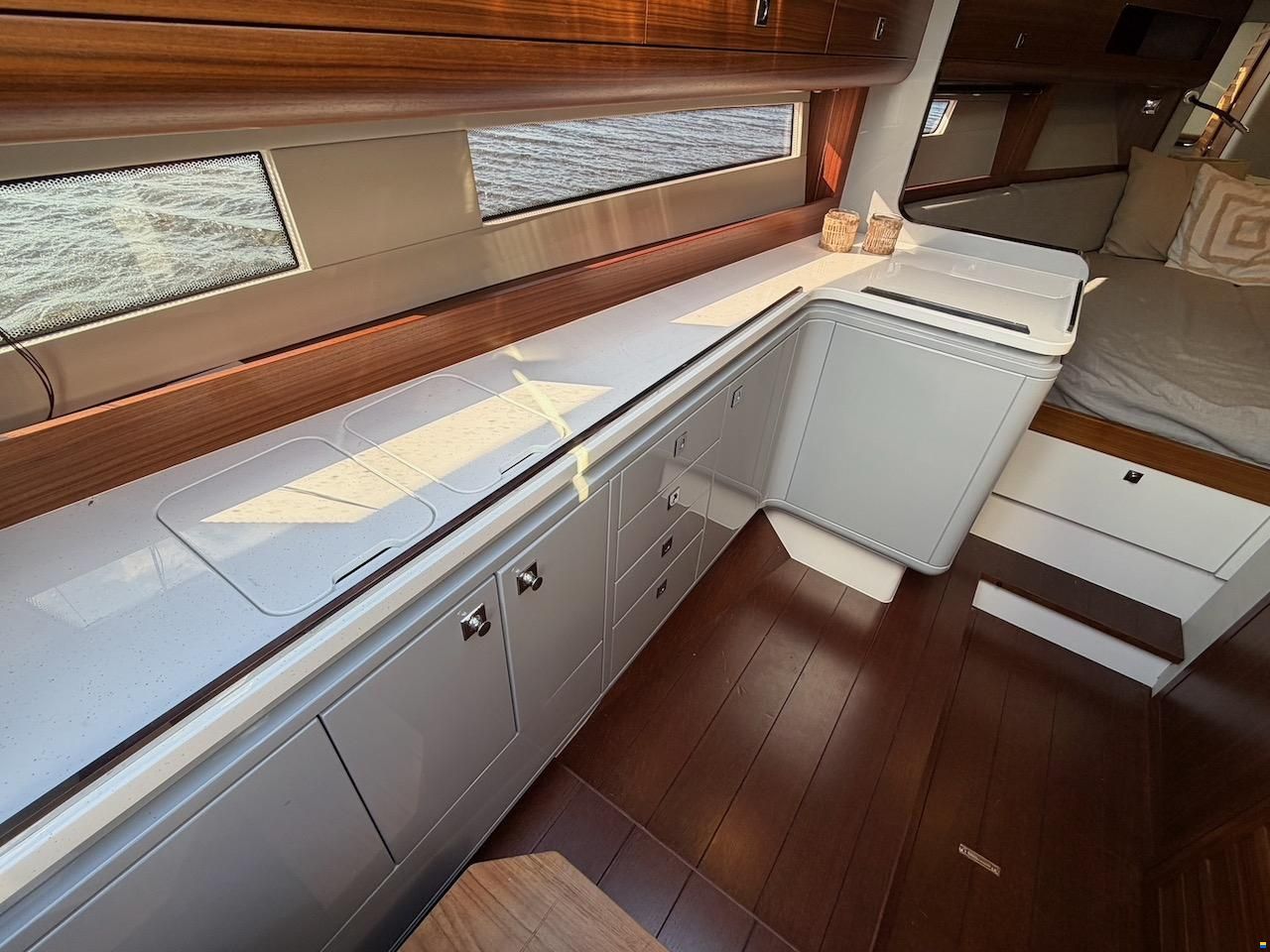 Windy Shamal 37