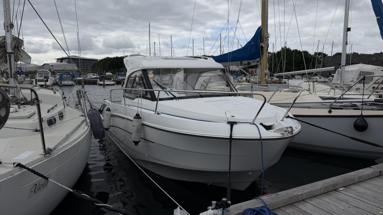 Beneteau Antares 7