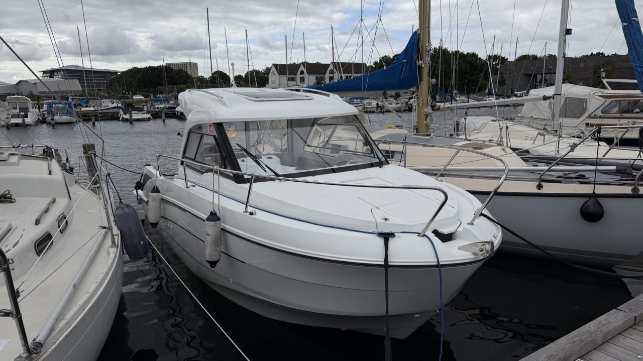 Beneteau Antares 7