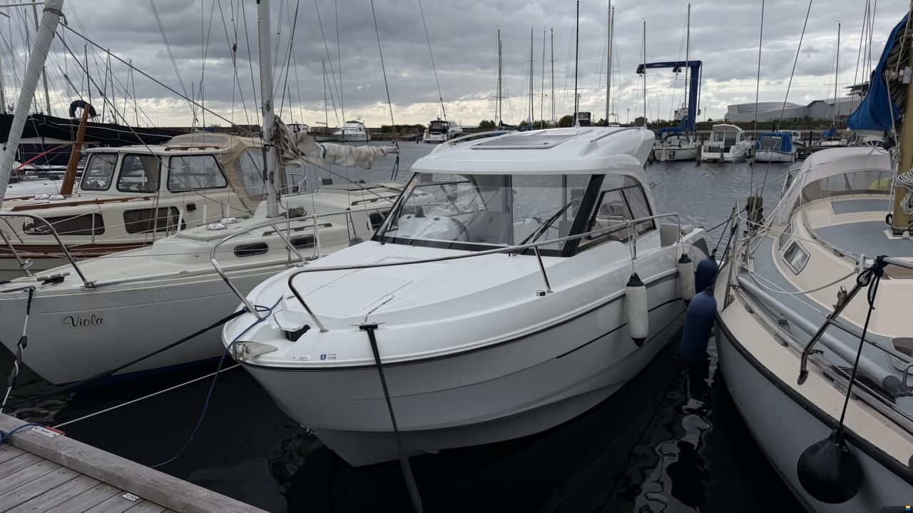 Beneteau Antares 7
