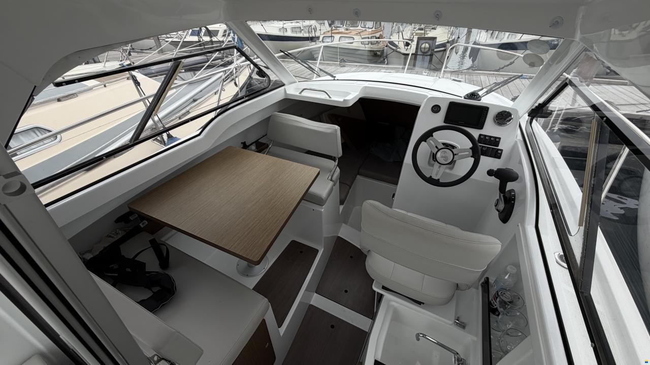 Beneteau Antares 7