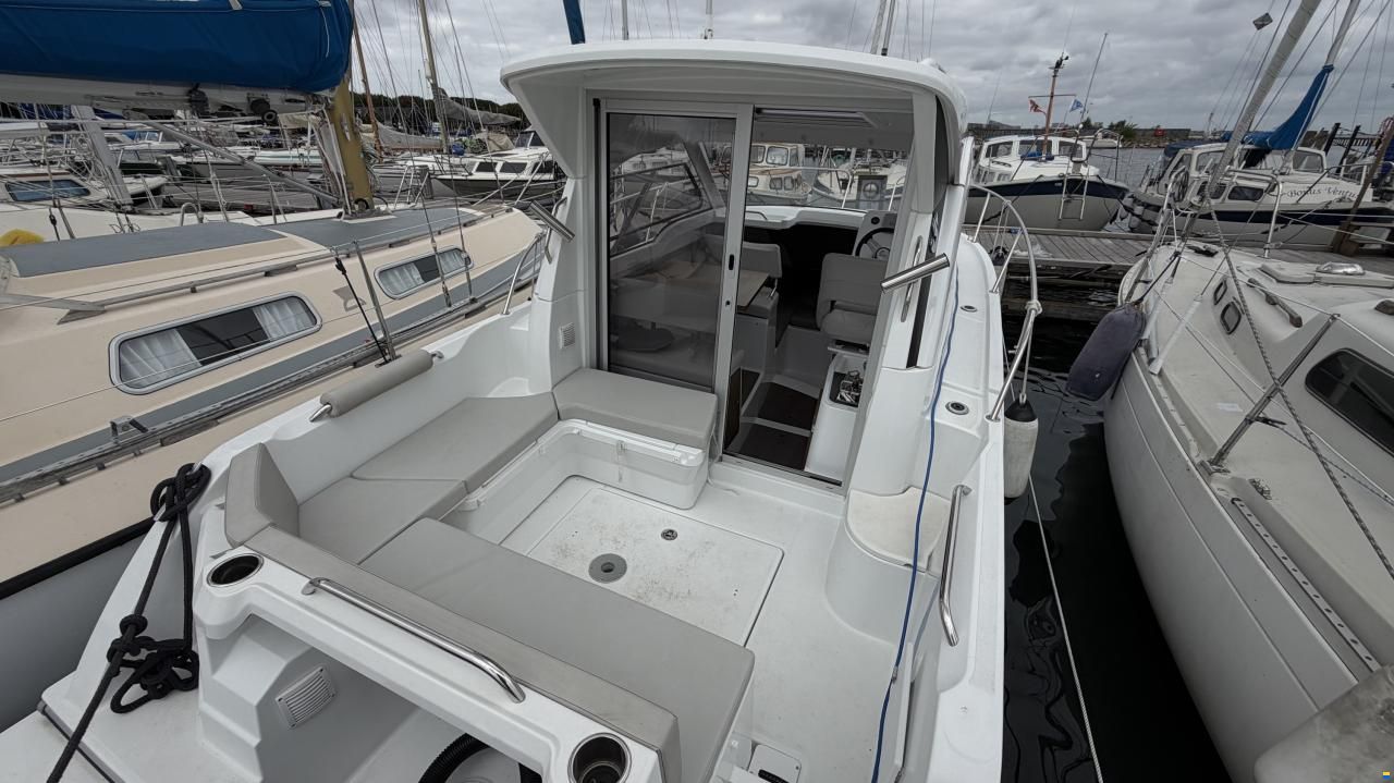 Beneteau Antares 7