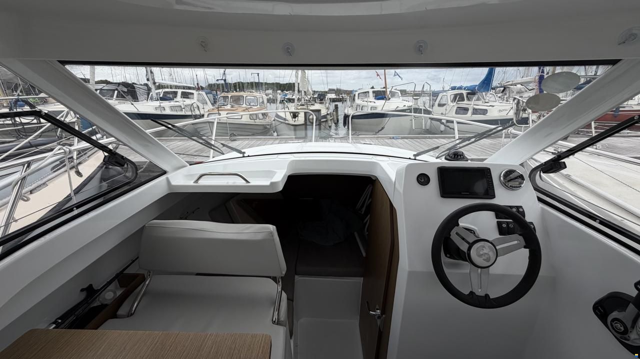 Beneteau Antares 7