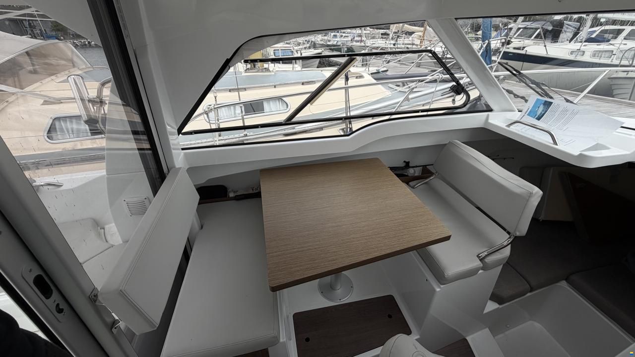 Beneteau Antares 7