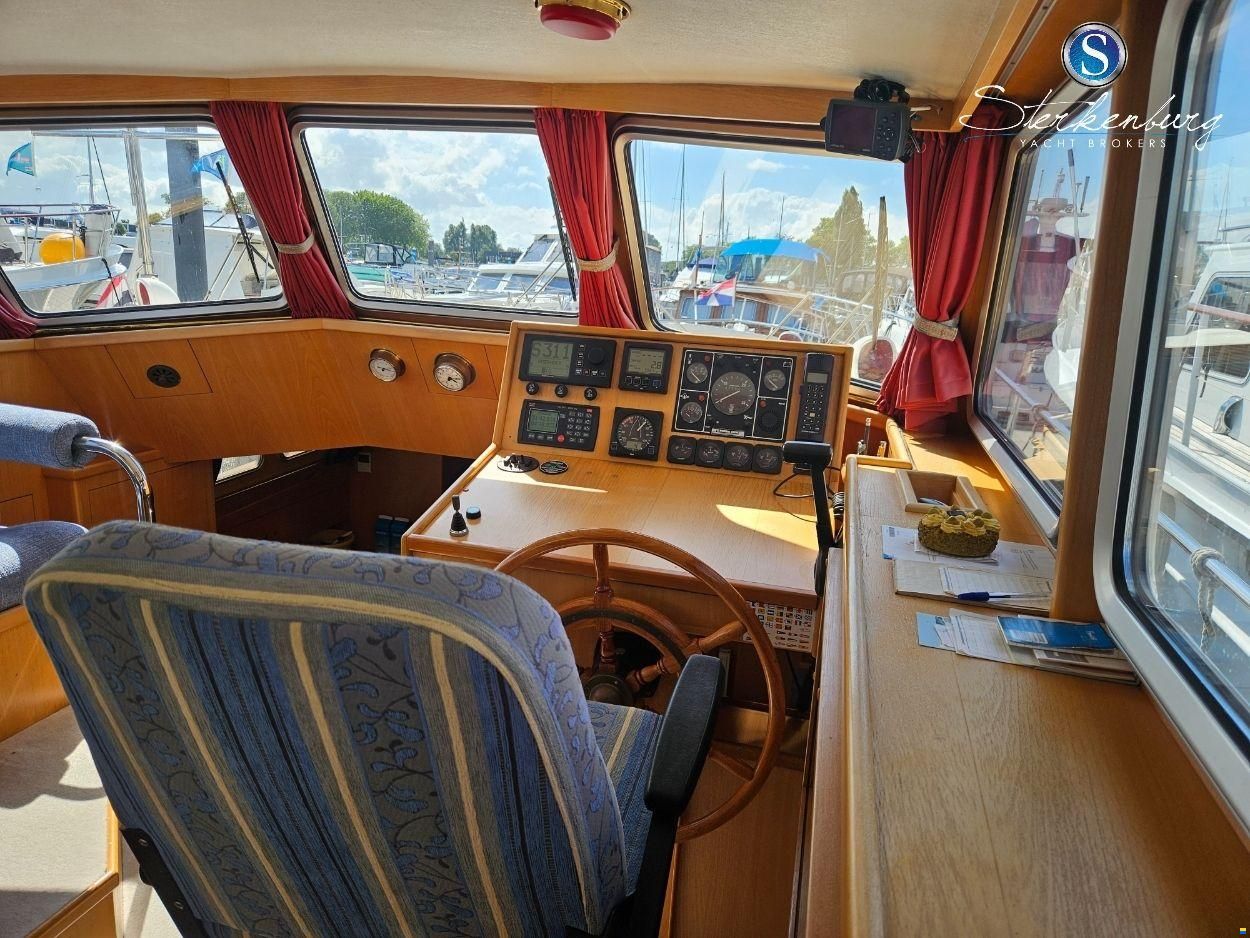 Pilot 44