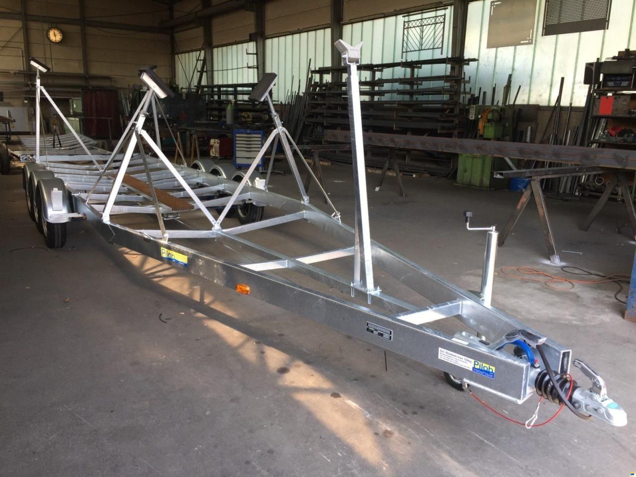 TREFFPUNKT-BOOT PILOB 1,5 - 3,65 T MOTOR