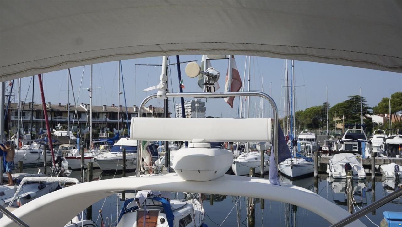 Fairline BRAVA 33