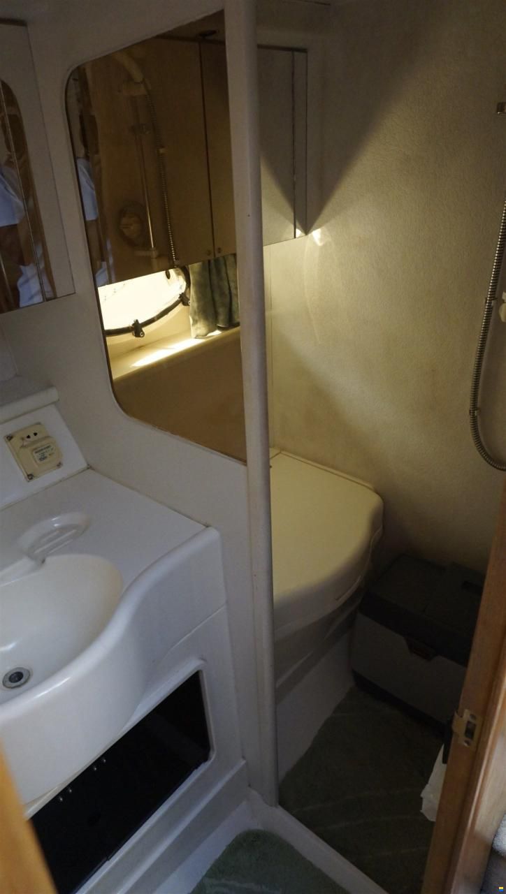 Fairline BRAVA 33