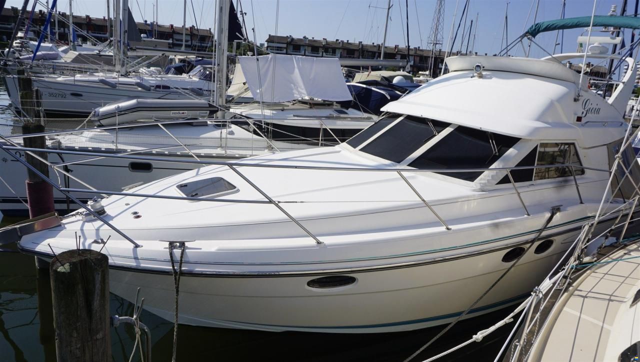 Fairline BRAVA 33