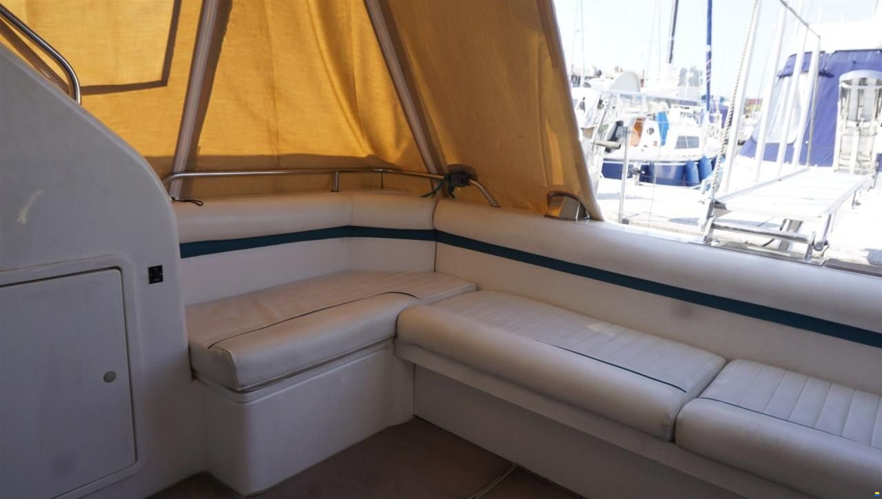 Fairline BRAVA 33