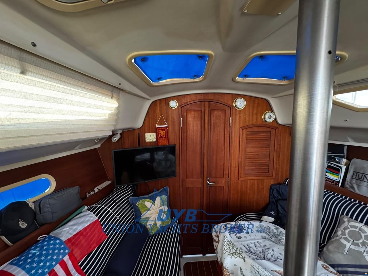 Hunter 320