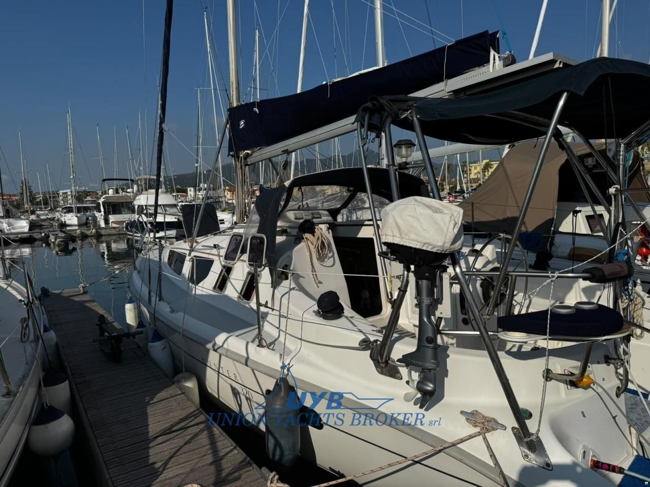 Hunter 320
