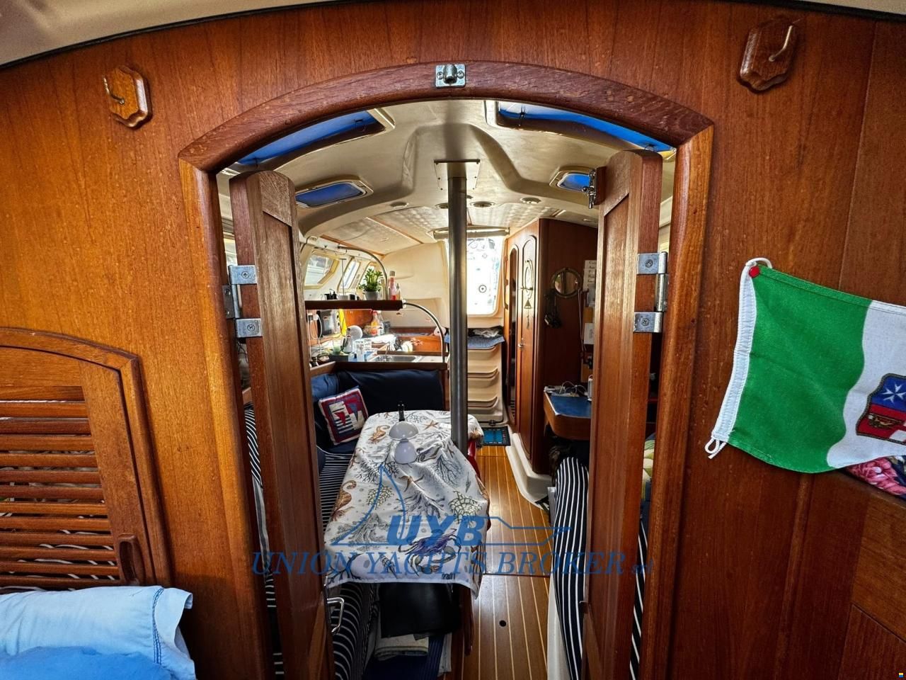 Hunter 320