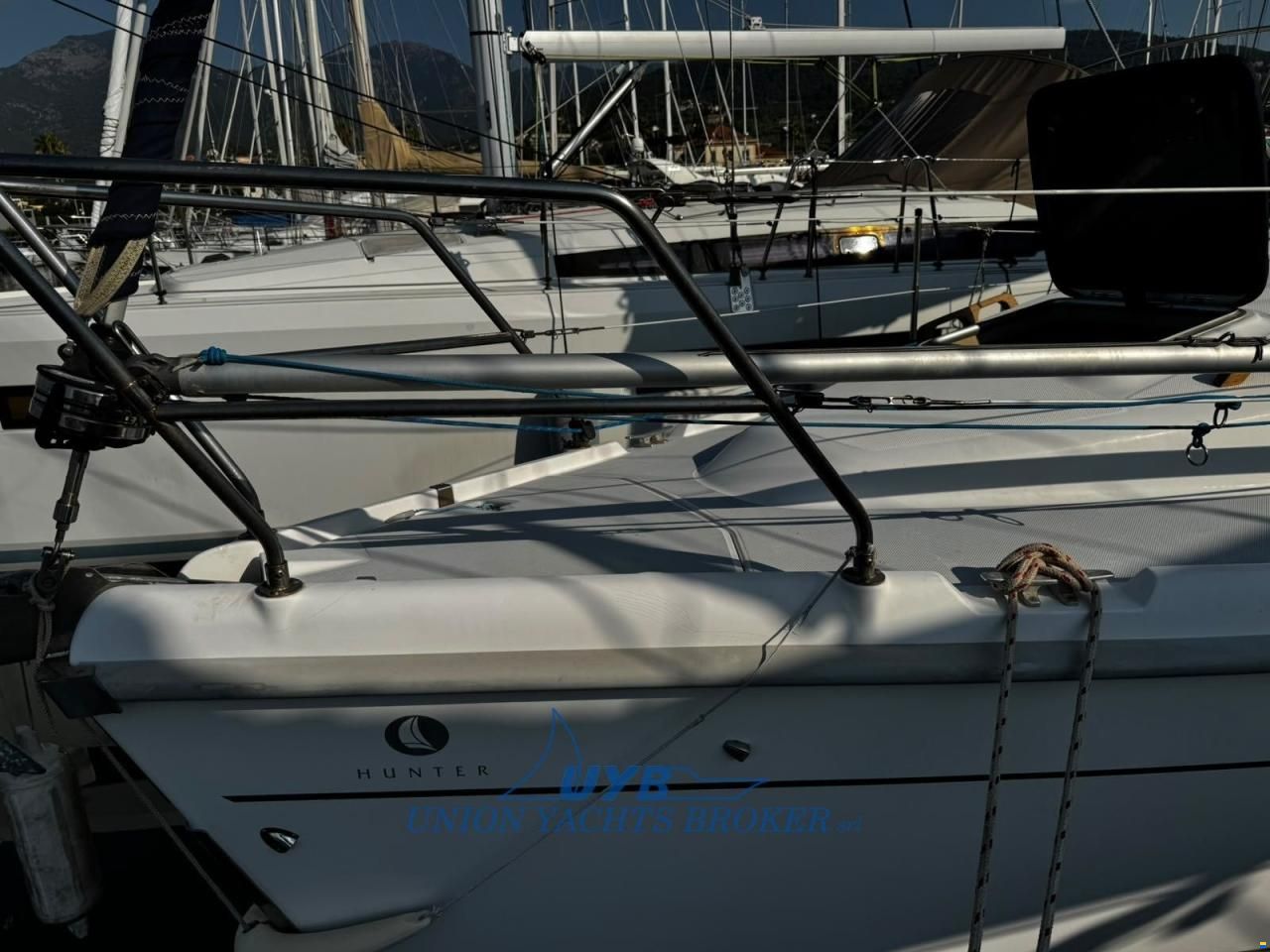 Hunter 320