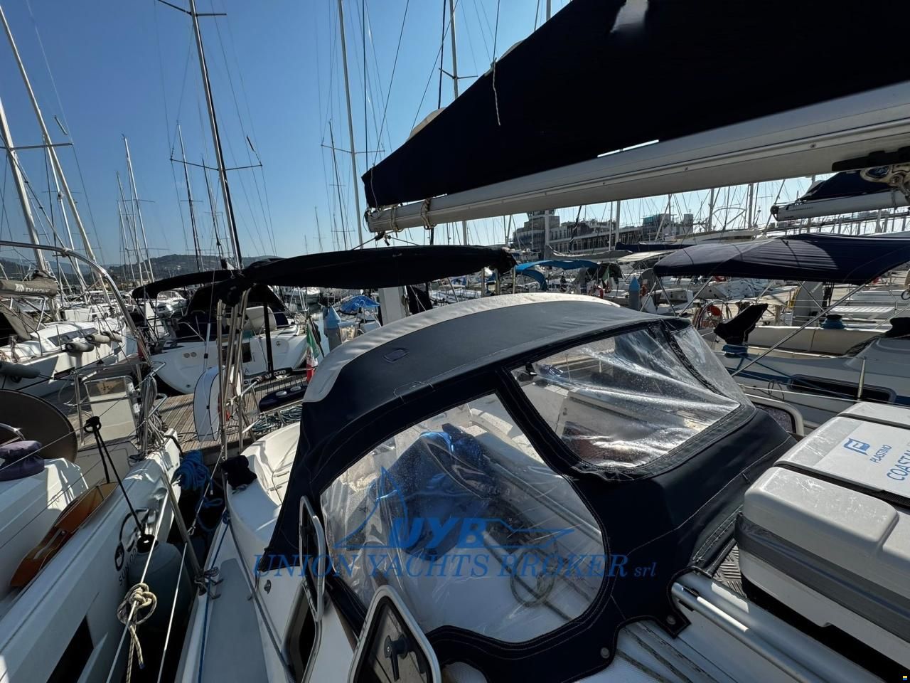 Hunter 320