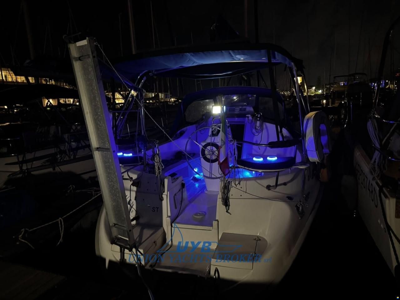 Hunter 320
