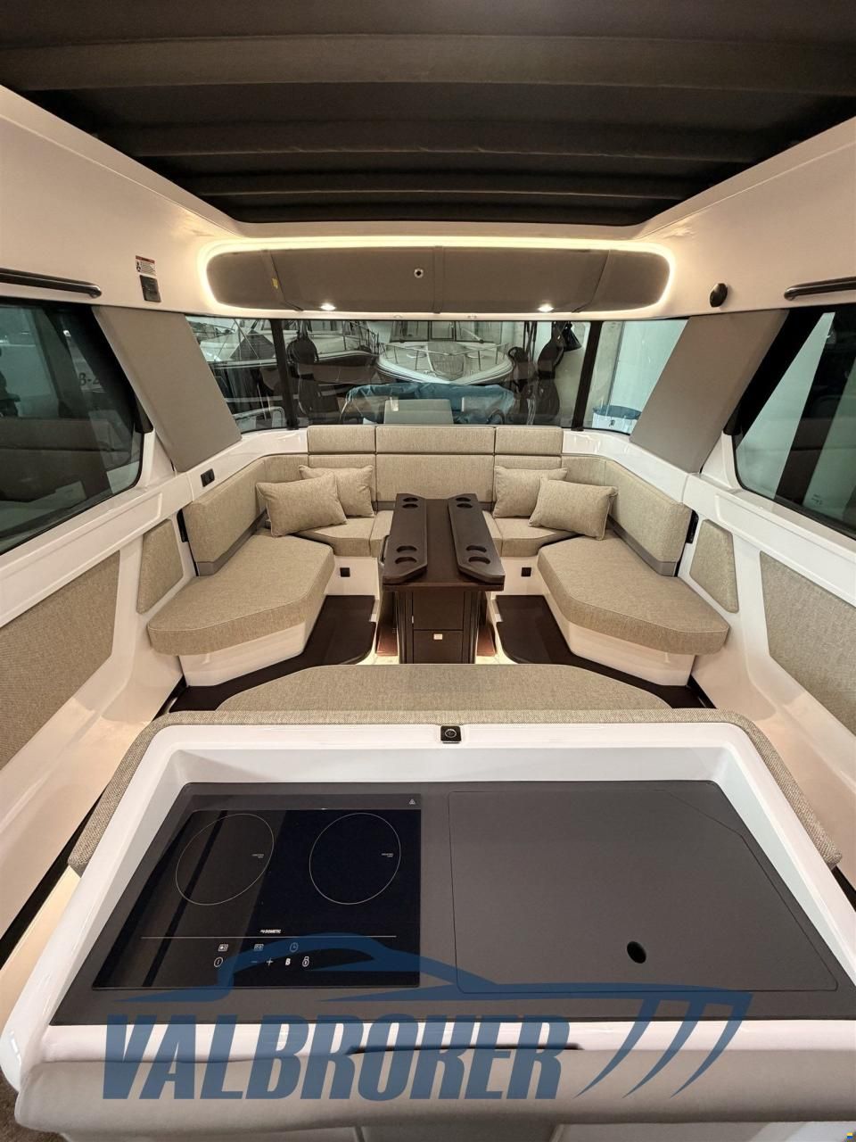 Axopar 45 Cross Cabin