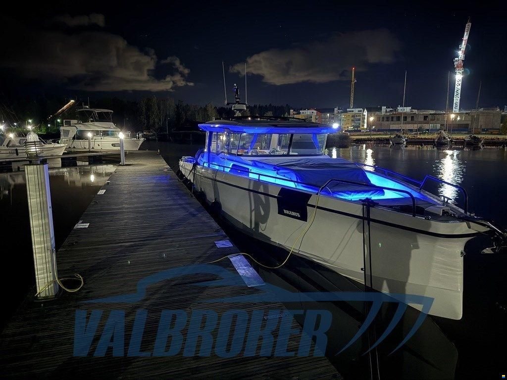 Axopar 45 Cross Cabin