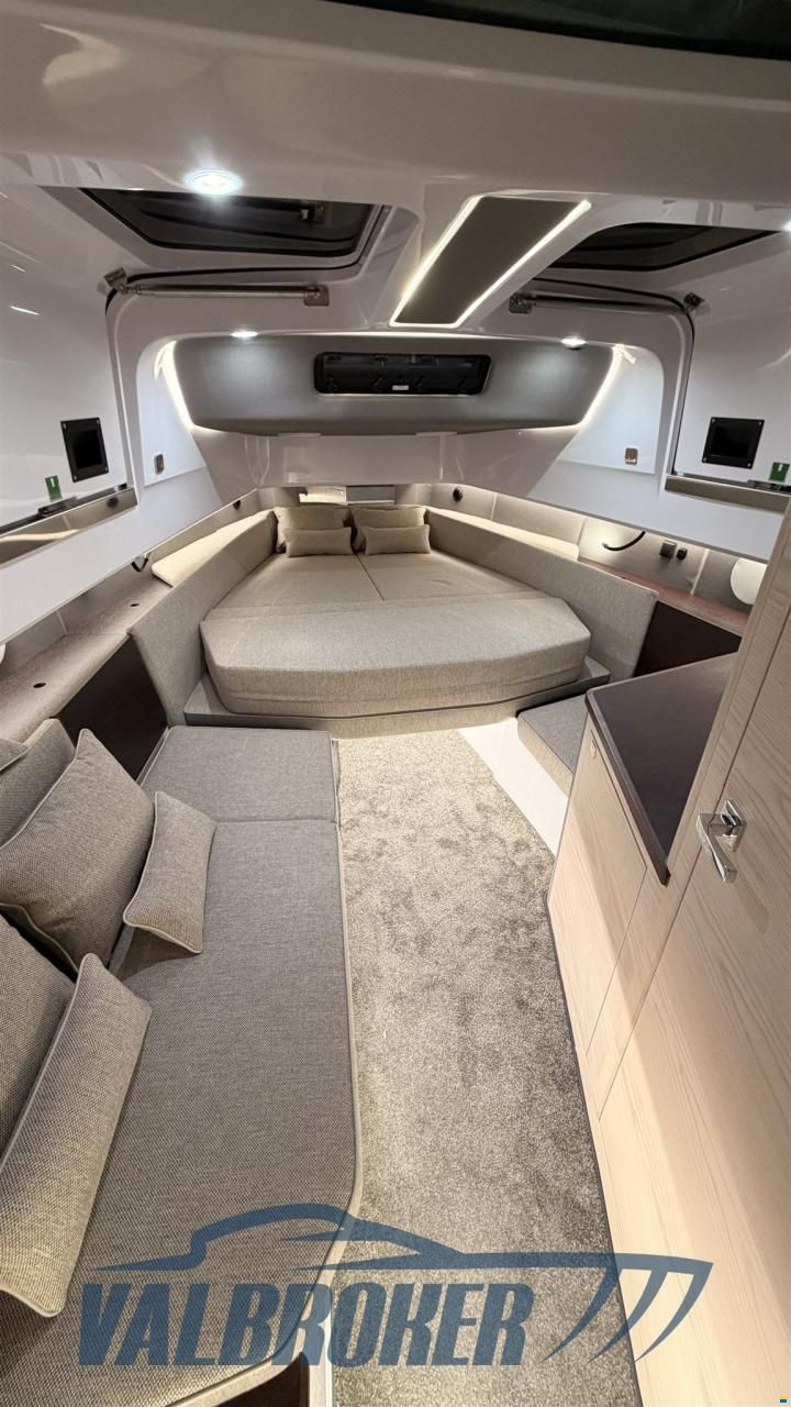 Axopar 45 Cross Cabin
