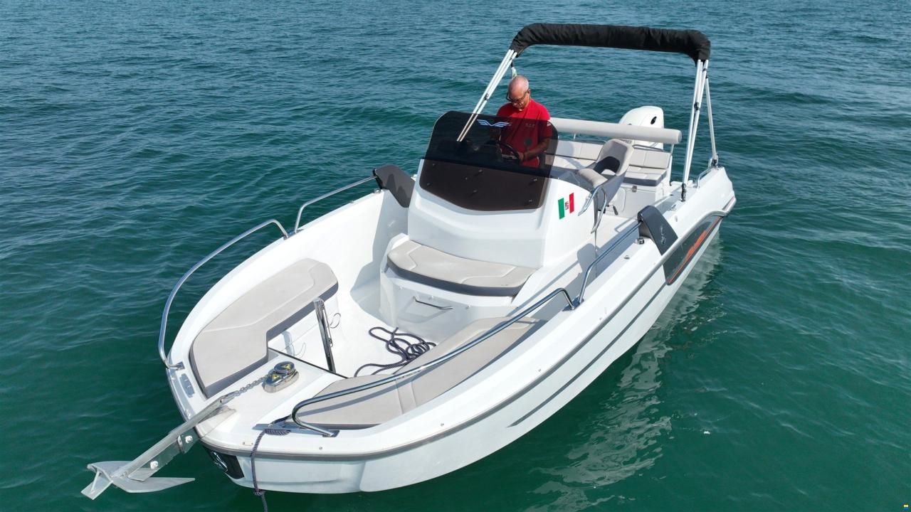Beneteau Flyer 6 SPACE deck