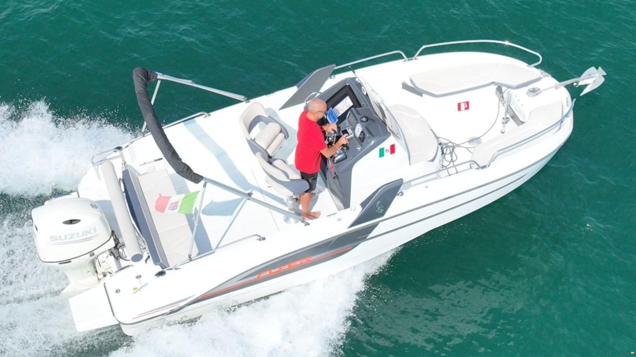 Beneteau Flyer 6 SPACE deck