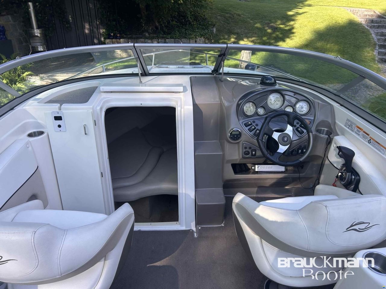 Rinker Captiva 246