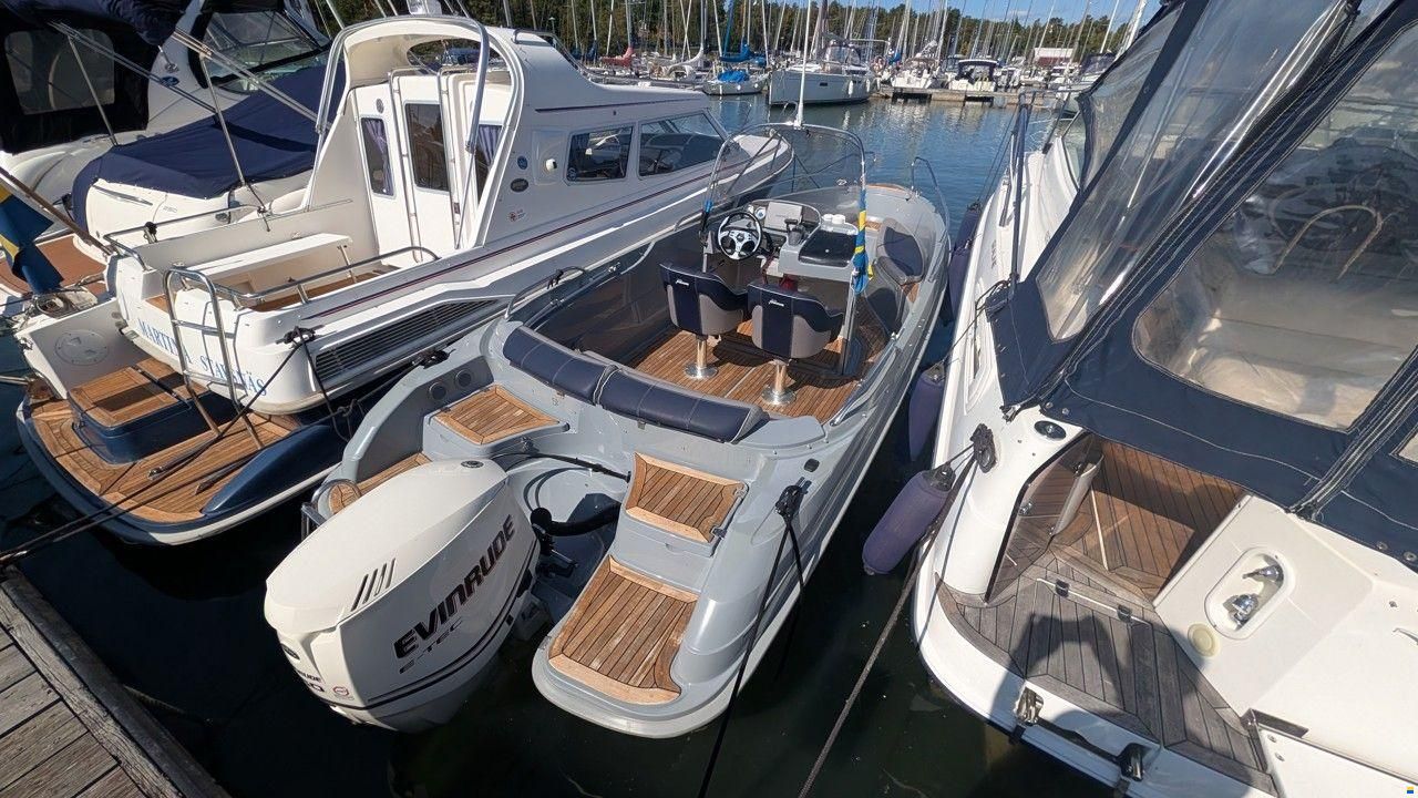 Yamarin Cross 61 CENTER CONSOLE