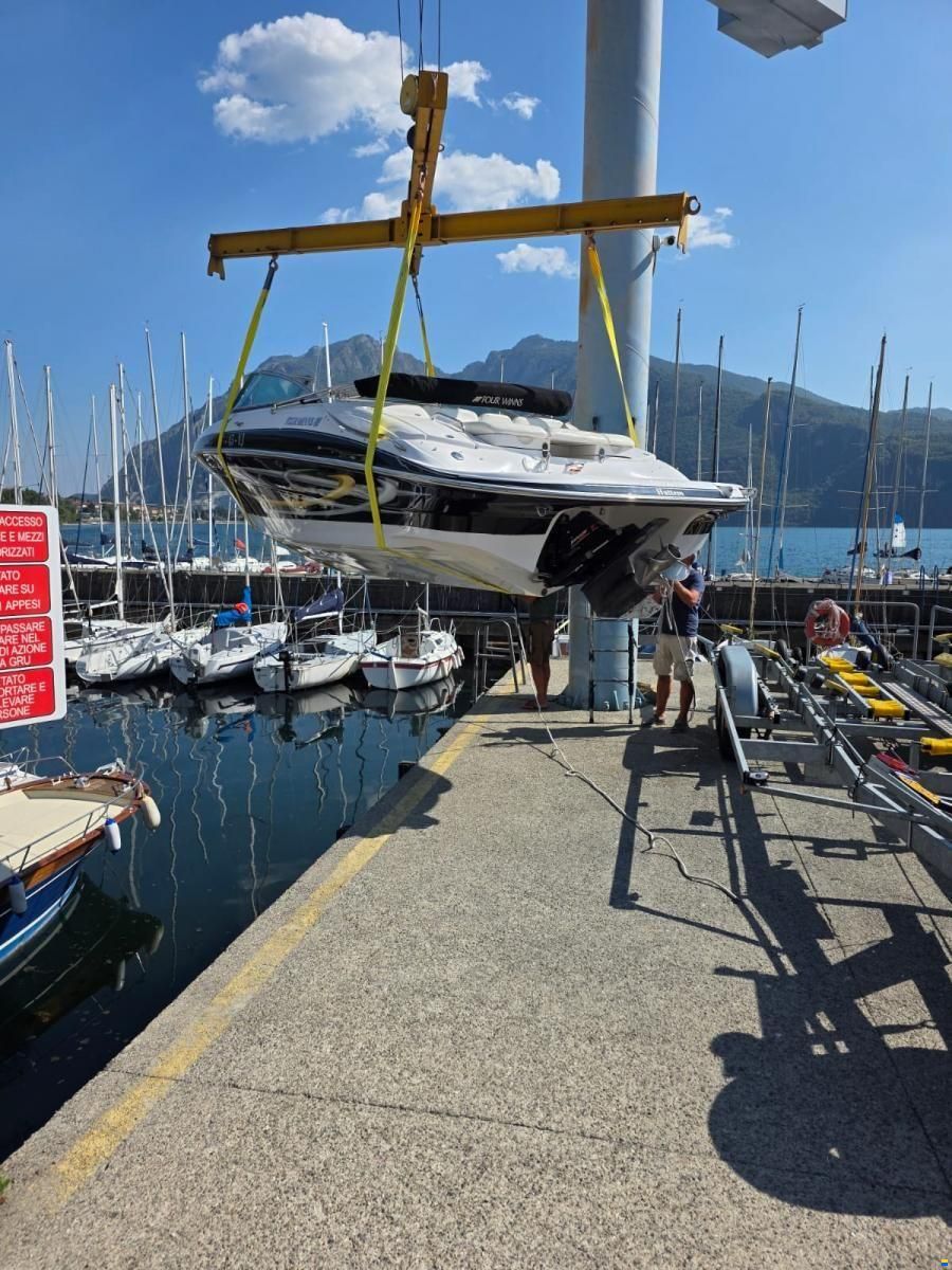 Four Winns 240 Horizon Bowrider