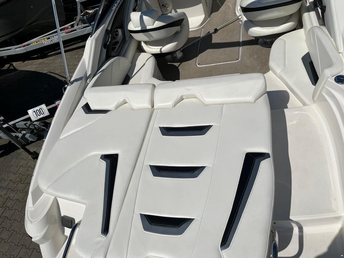 Monterey 244 FSX  Bowrider