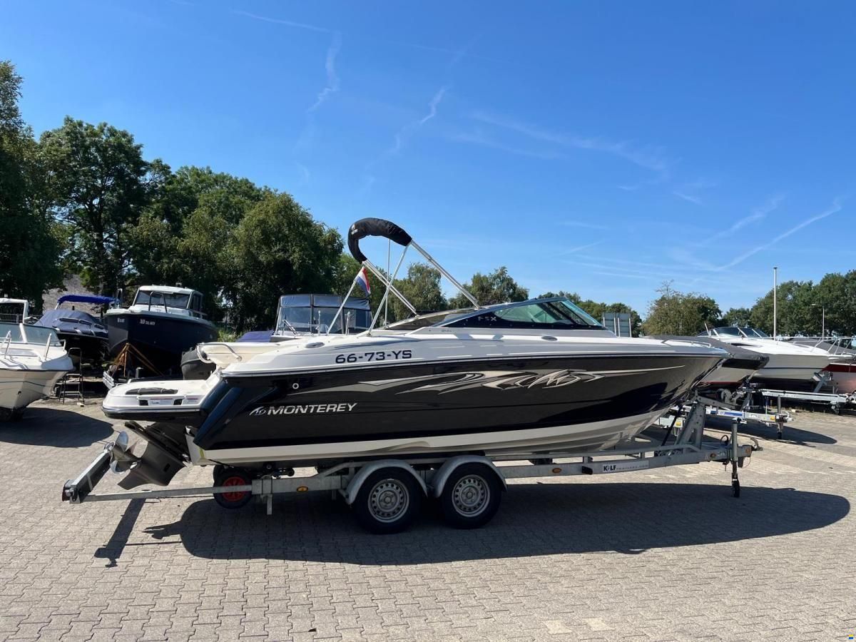 Monterey 244 FSX  Bowrider