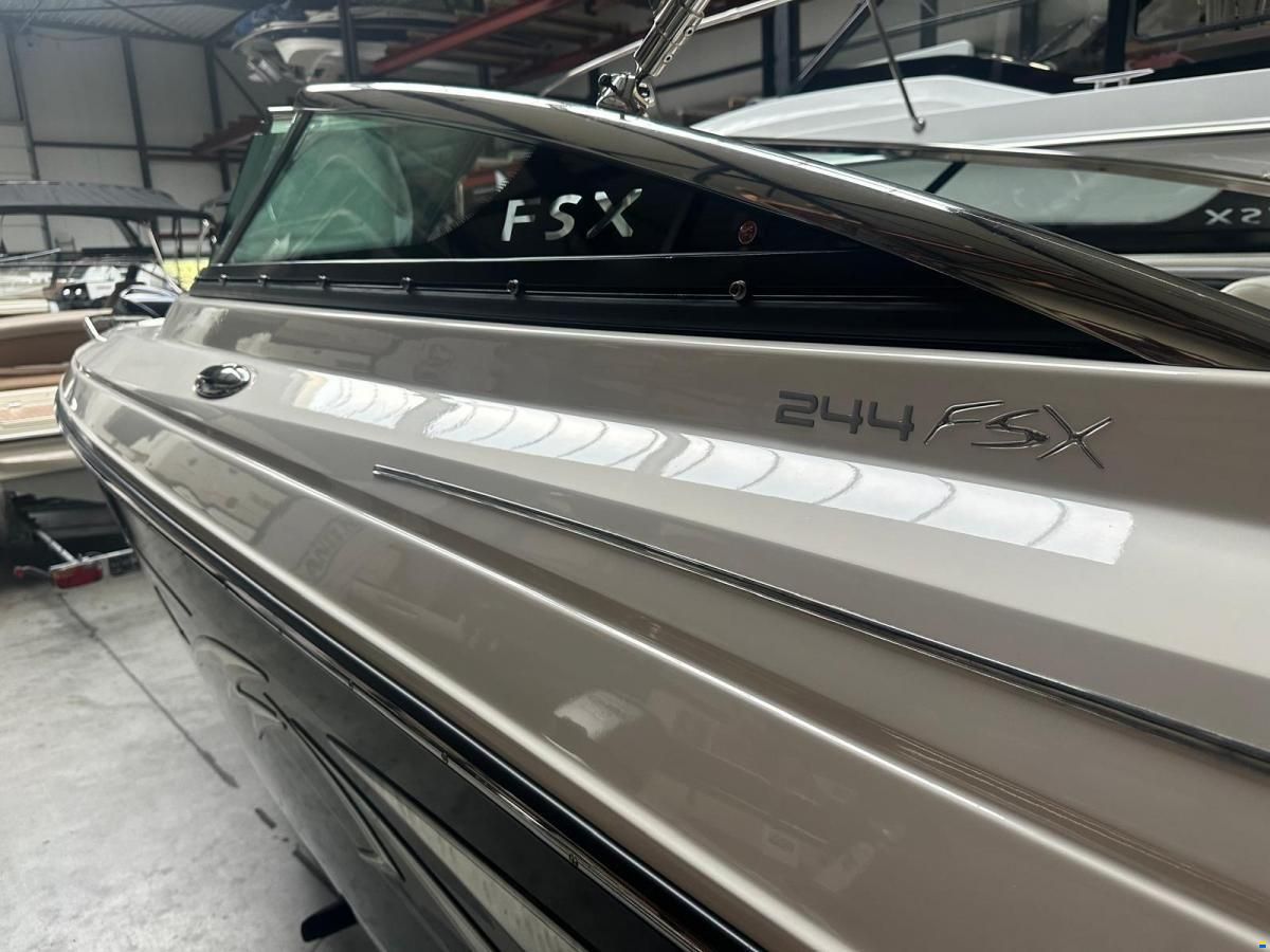Monterey 244 FSX  Bowrider