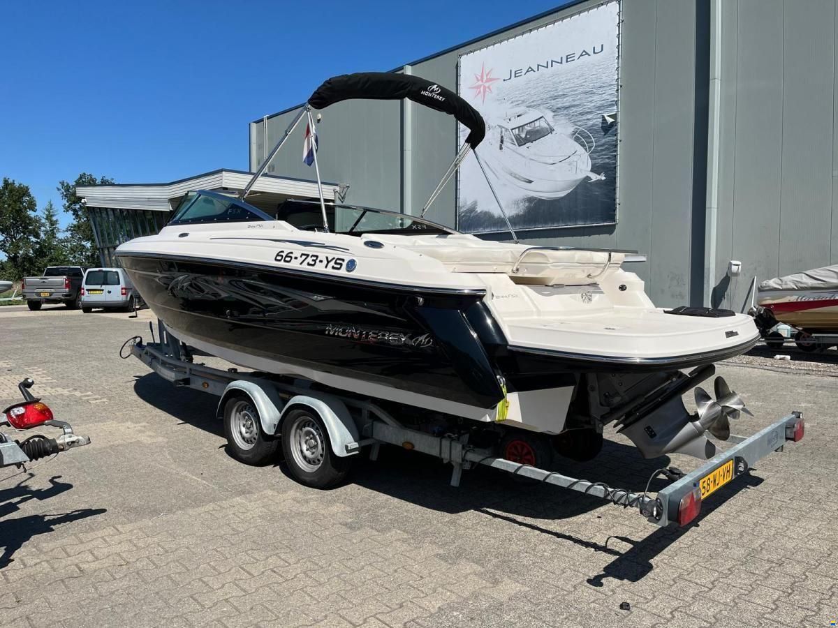 Monterey 244 FSX  Bowrider