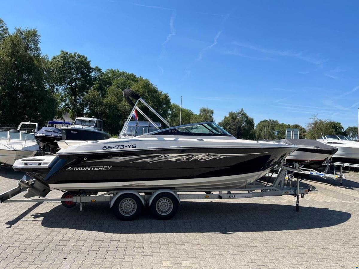 Monterey 244 FSX  Bowrider