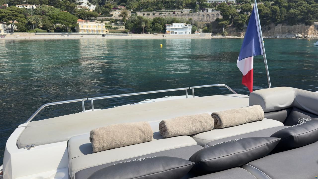 Sunseeker Predator 62