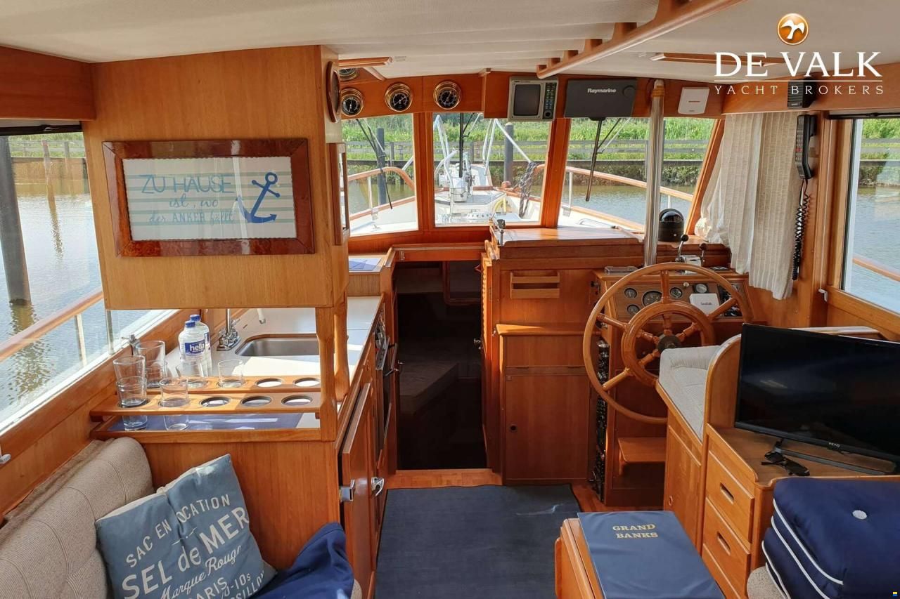 Grand Banks 32
