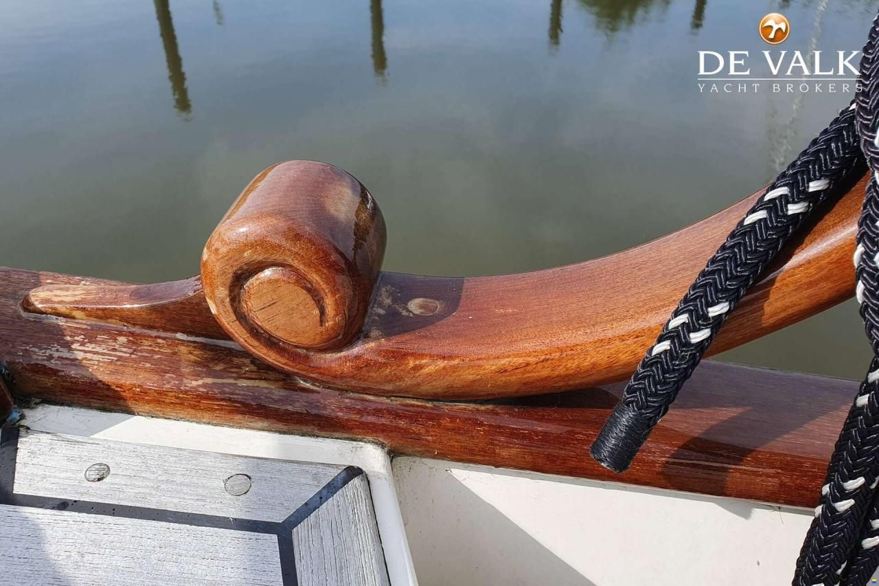 Grand Banks 32