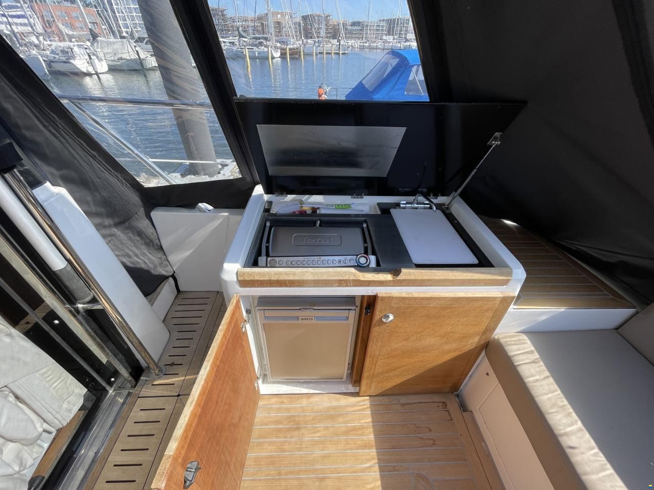 Sealine C 48