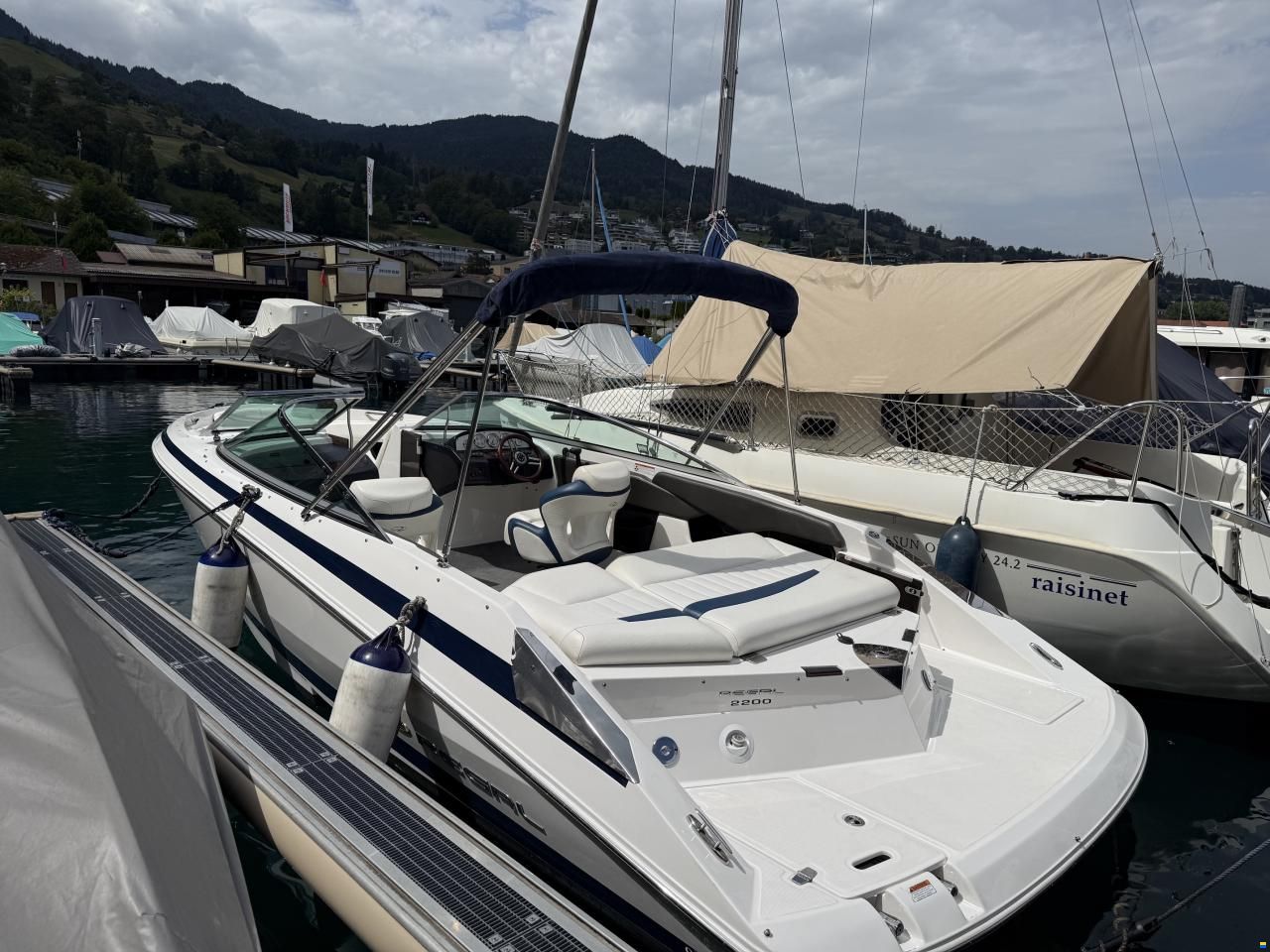 Regal 2200
