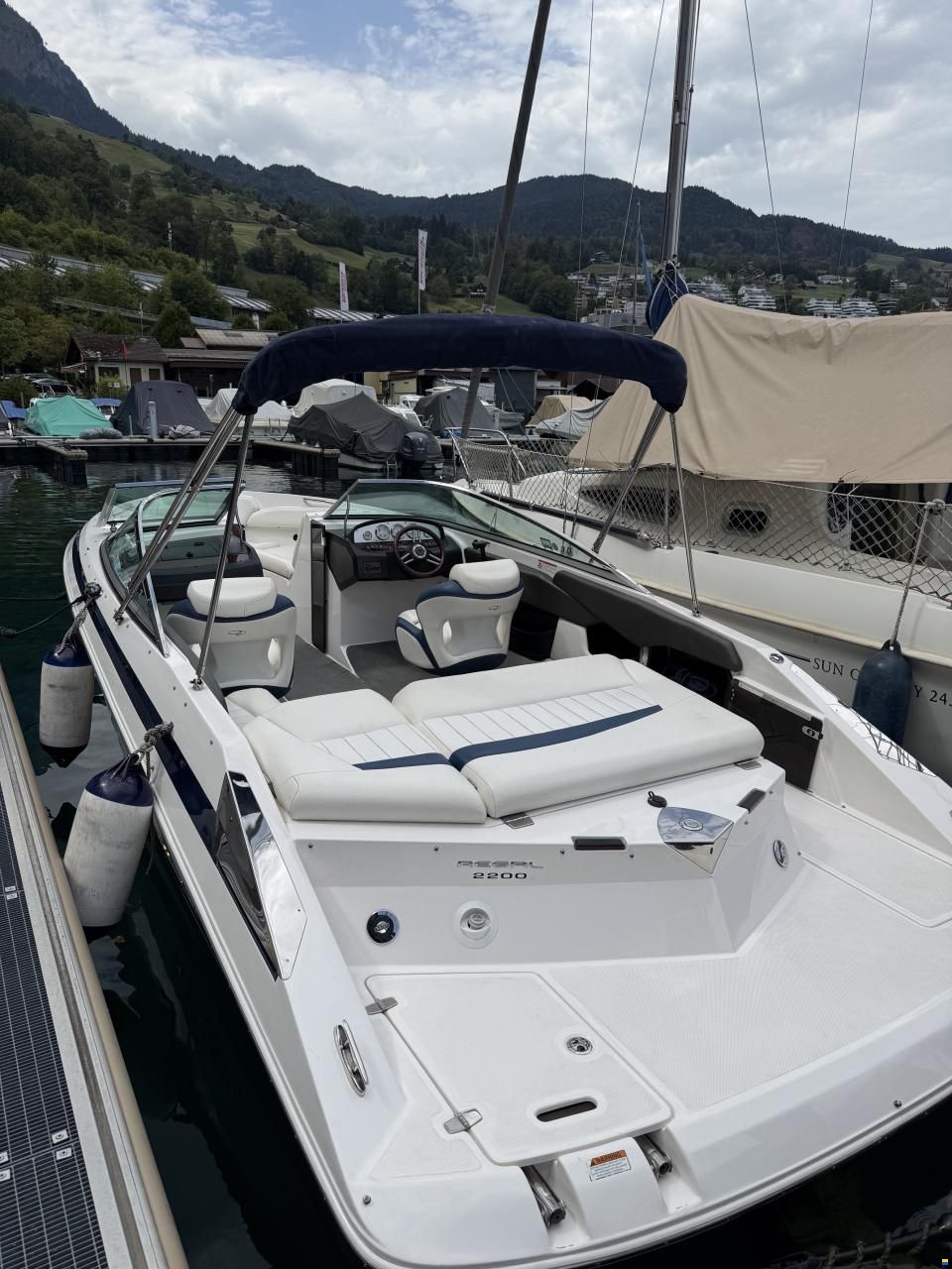 Regal 2200