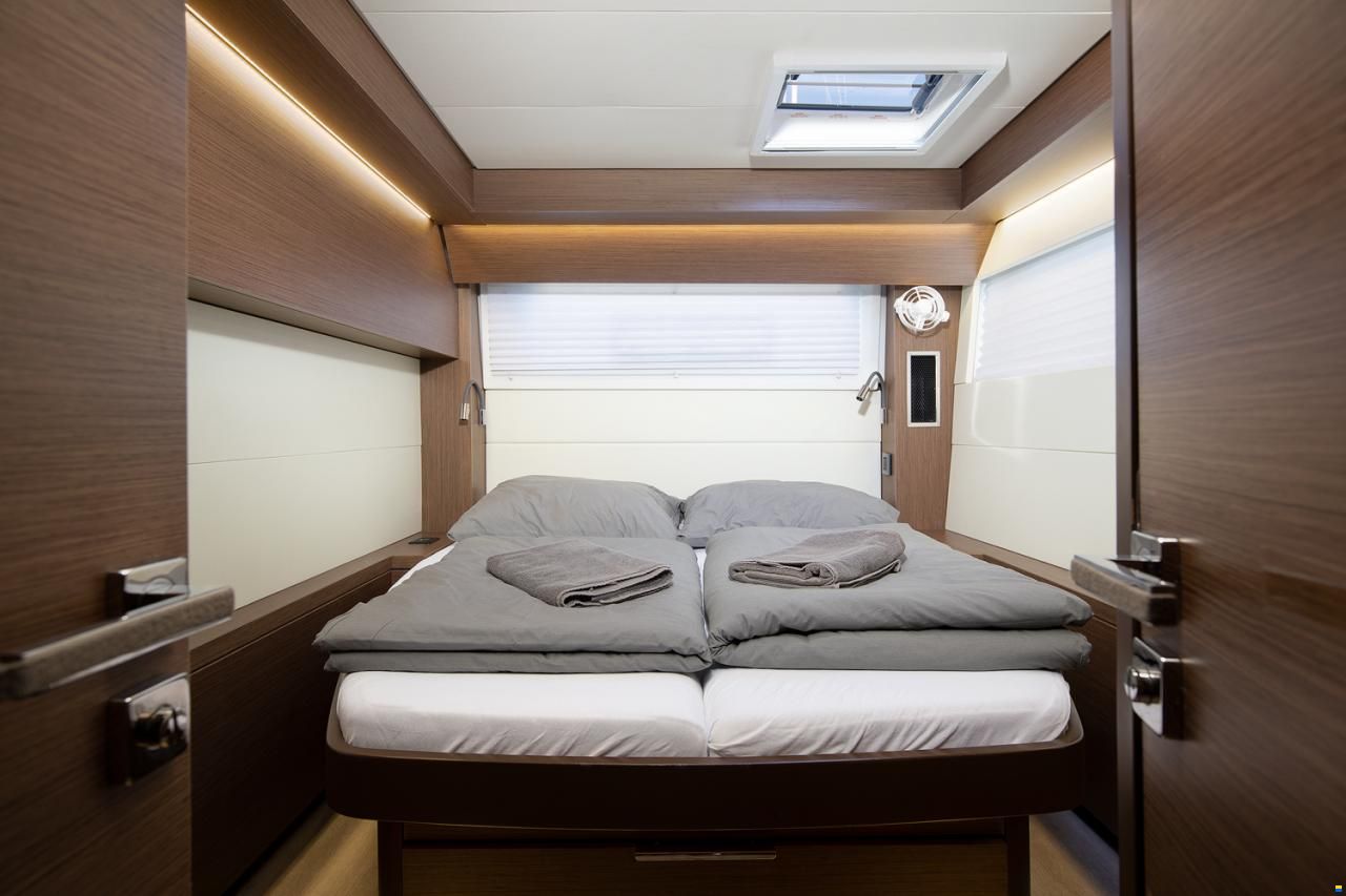 Lagoon 50