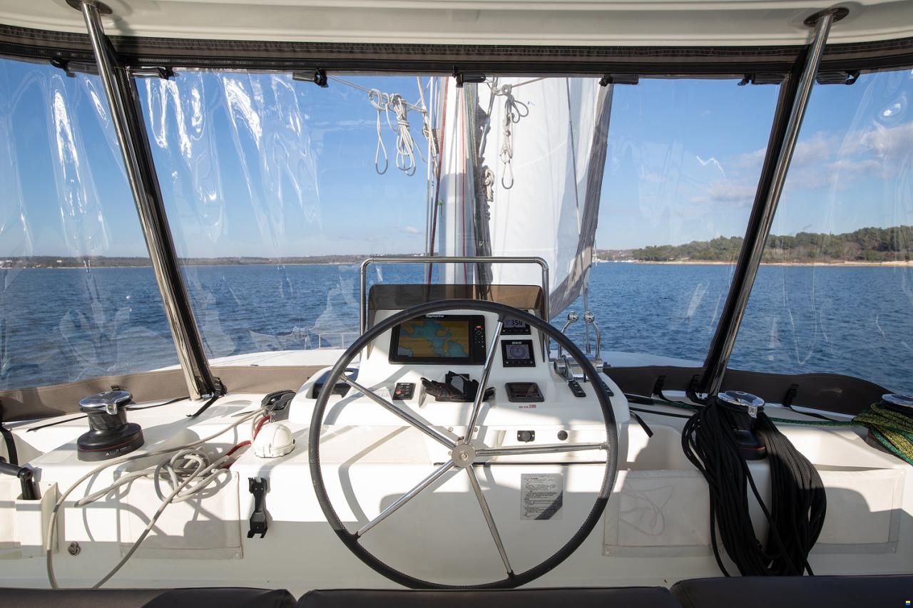 Lagoon 50