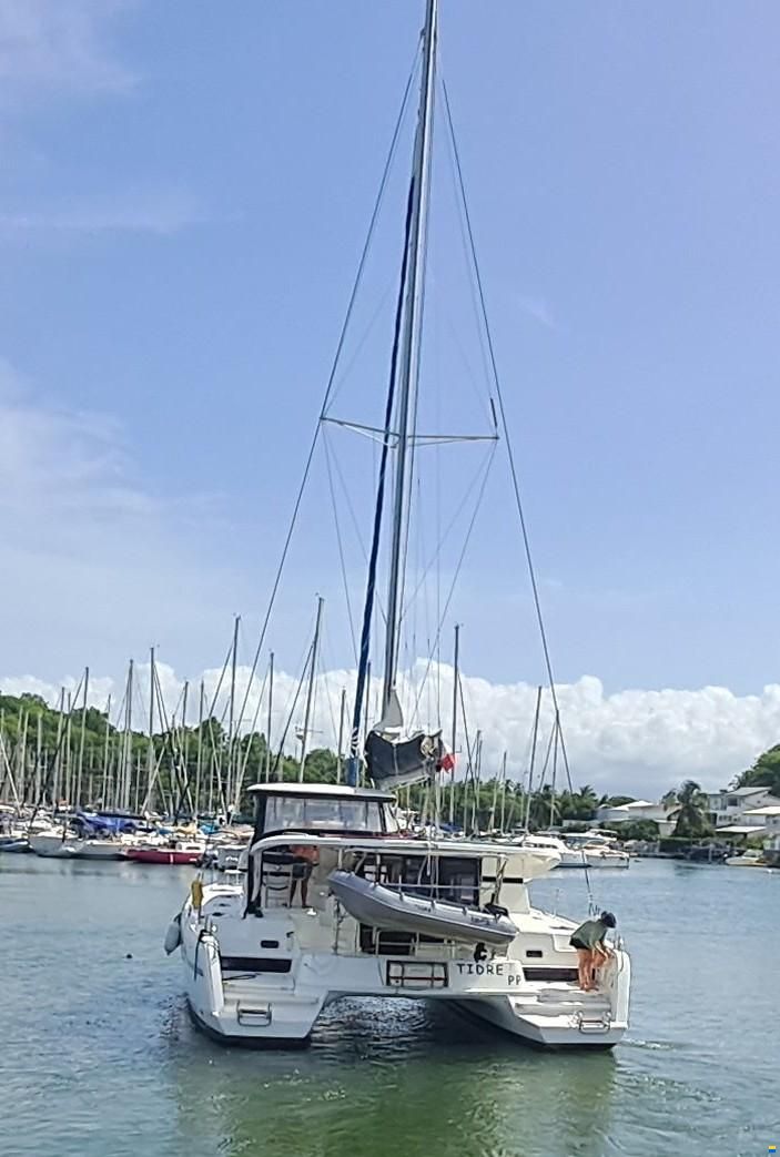 Lagoon 42