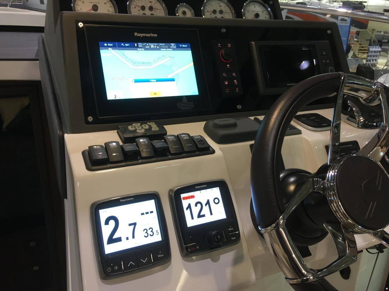 Sealine C330