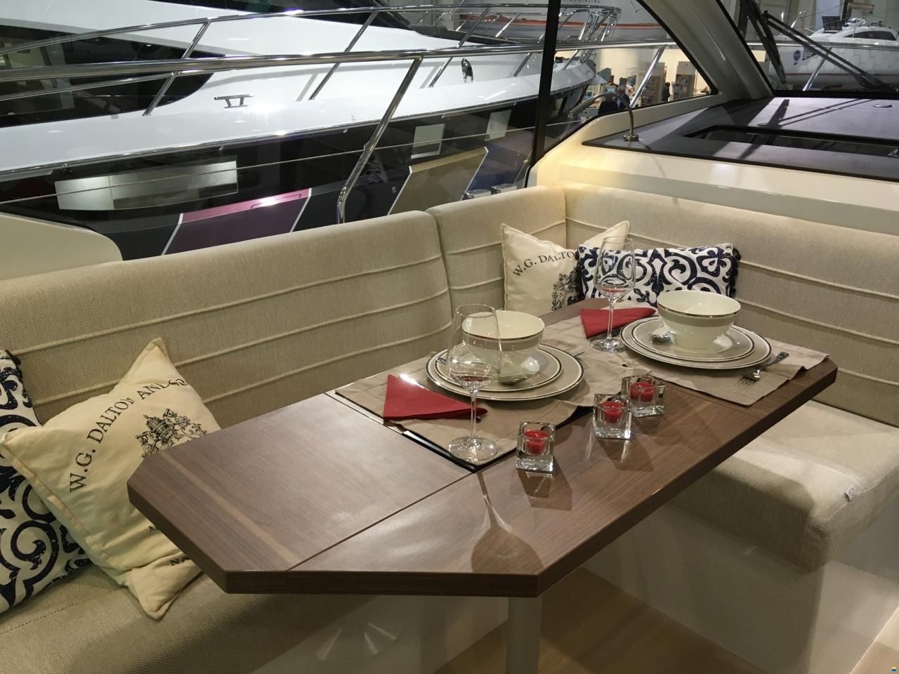 Sealine C330