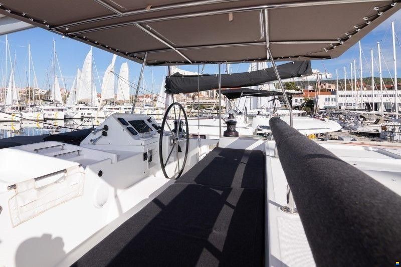 Lagoon 450 F